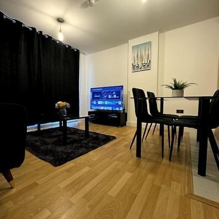 Two Bedrooms Flat In Stratford London Exterior photo